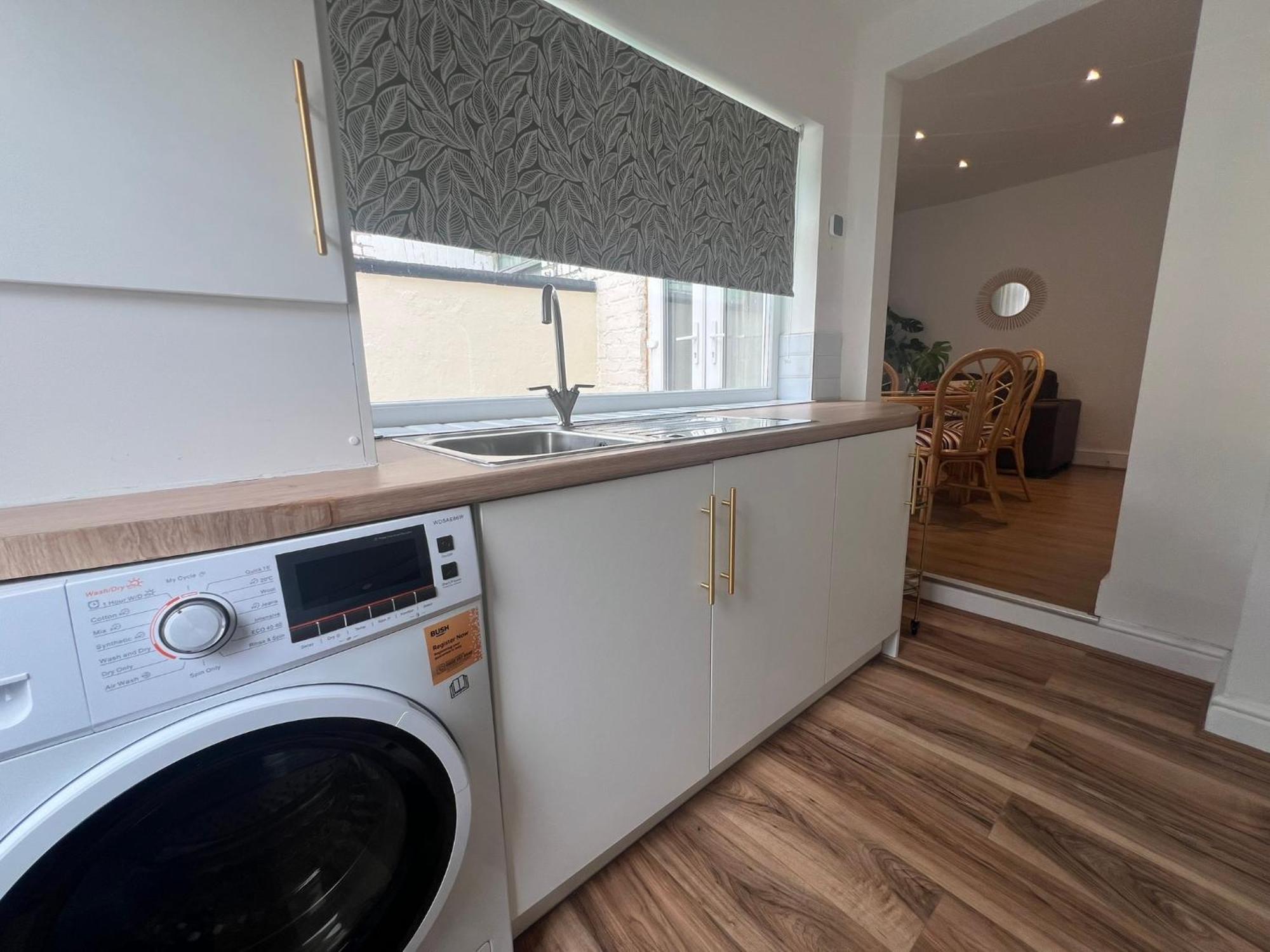2025 Award Winner Liverpool Cherry House - 4 Bedrooms Exterior photo
