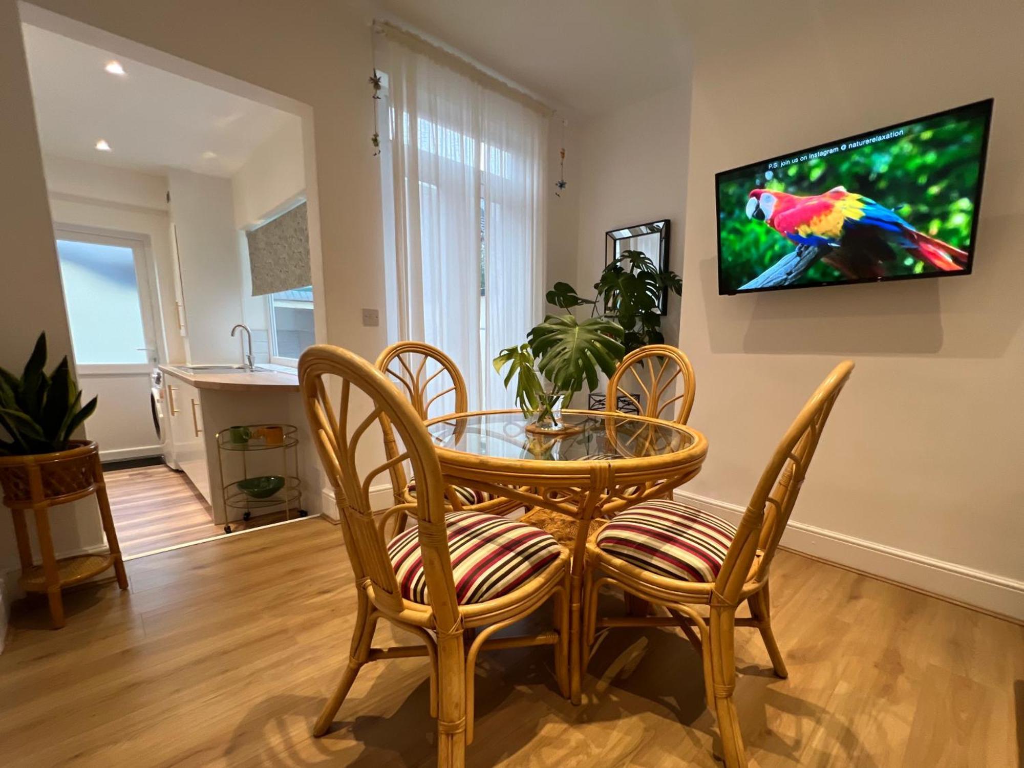 2025 Award Winner Liverpool Cherry House - 4 Bedrooms Exterior photo