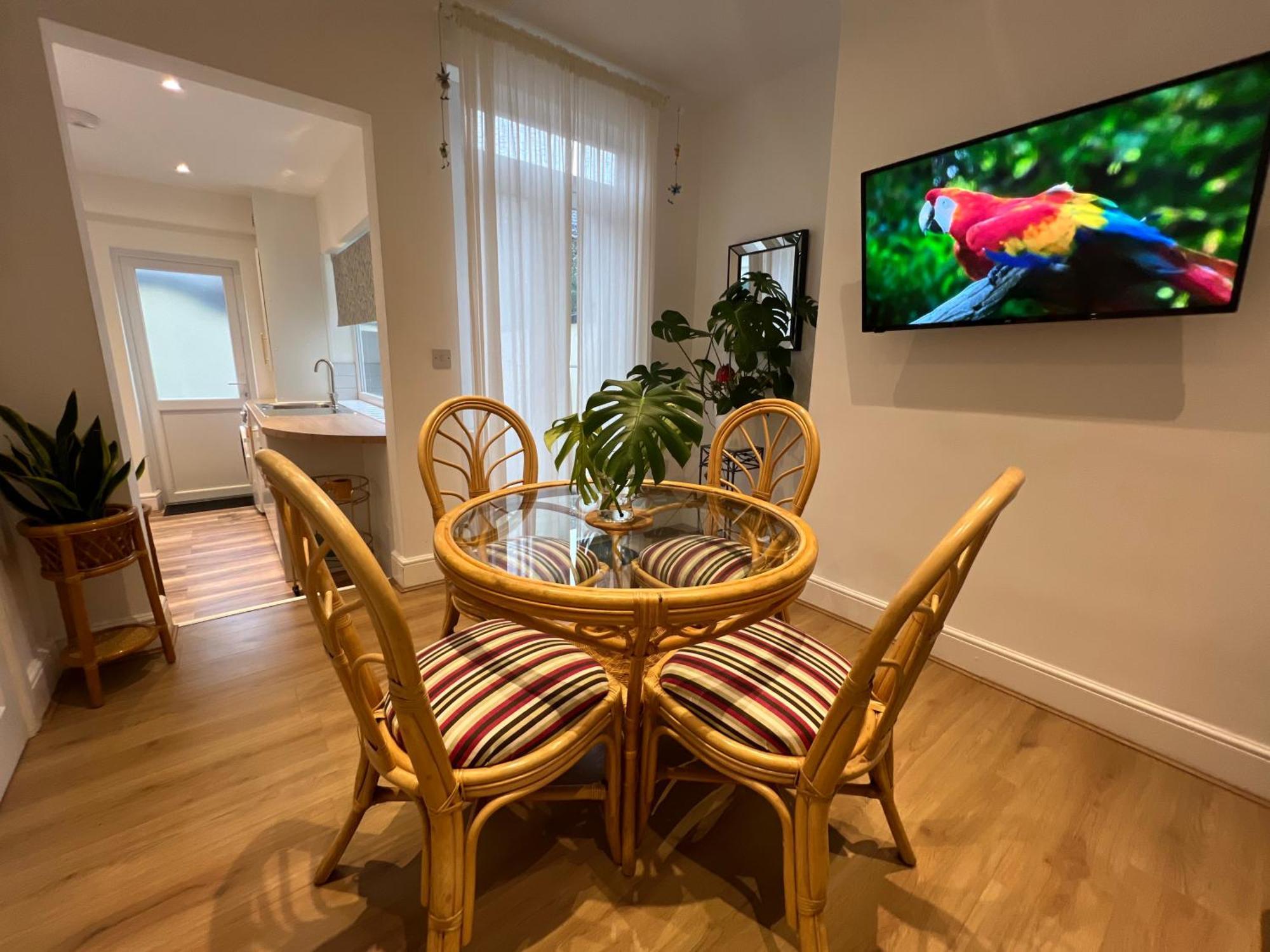 2025 Award Winner Liverpool Cherry House - 4 Bedrooms Exterior photo