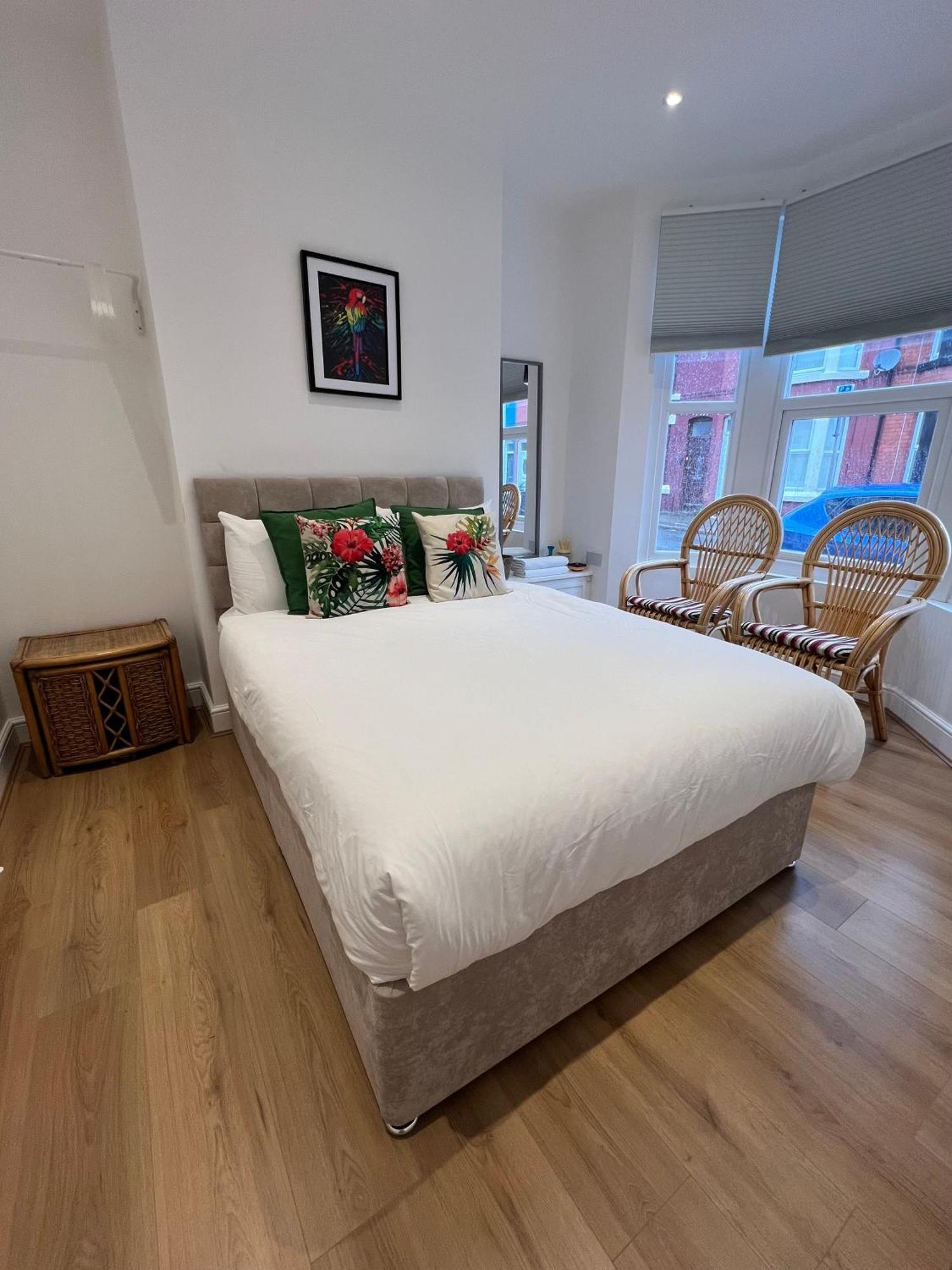 2025 Award Winner Liverpool Cherry House - 4 Bedrooms Exterior photo